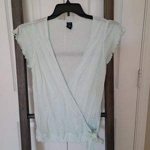 Gap short sleeve wrap over mint color top